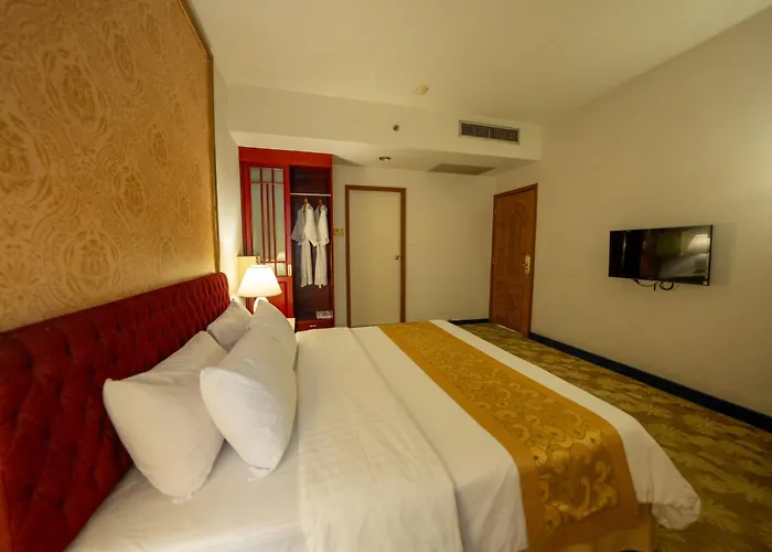 Ariston 4*